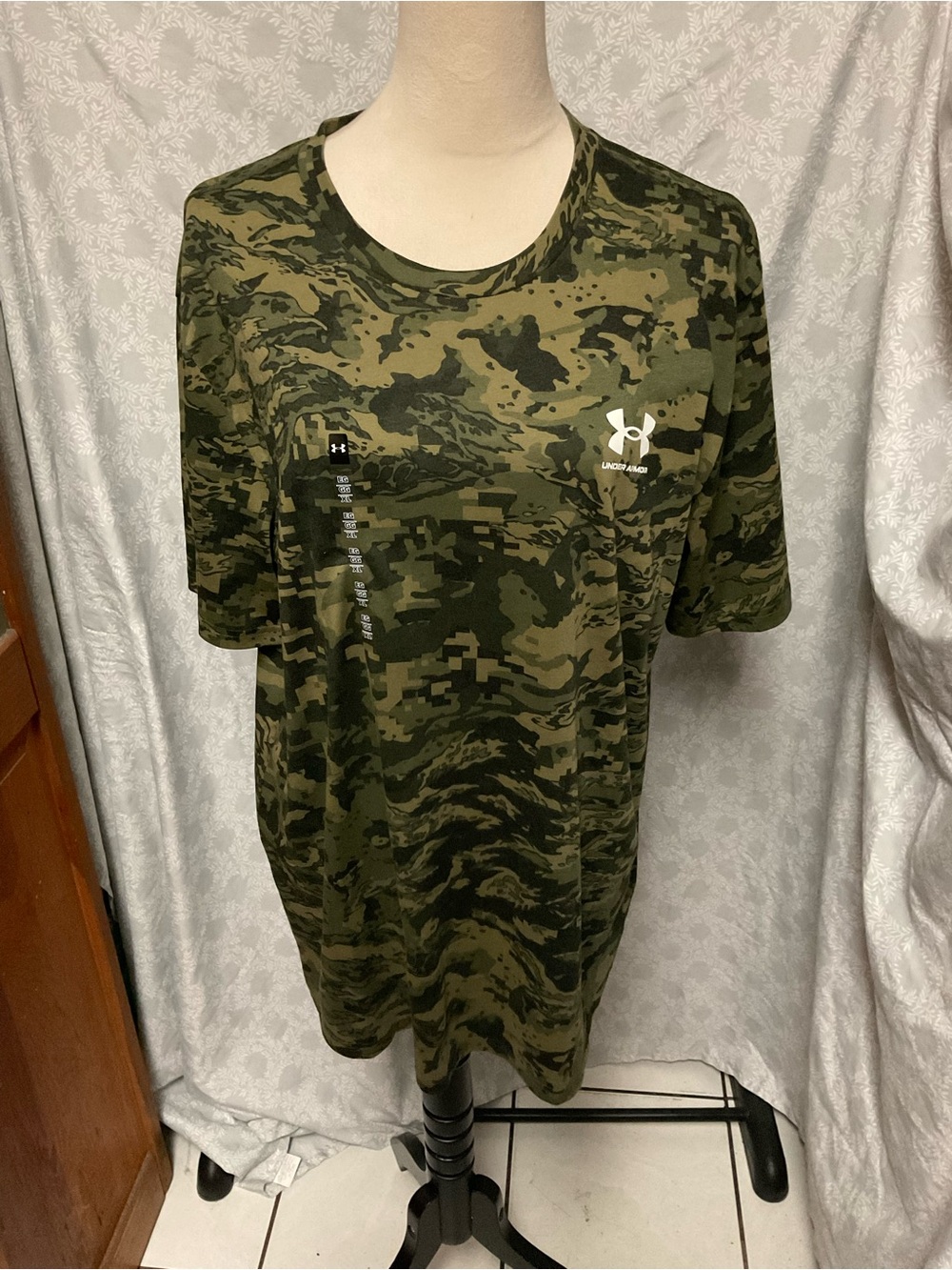 Under Armour Men's Olive Green Digital Camo Short Sleeve Tee
